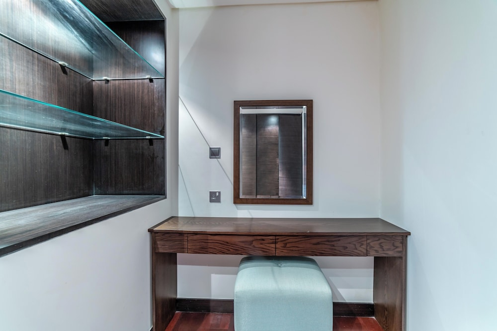 luxe getaways palm jumeirah