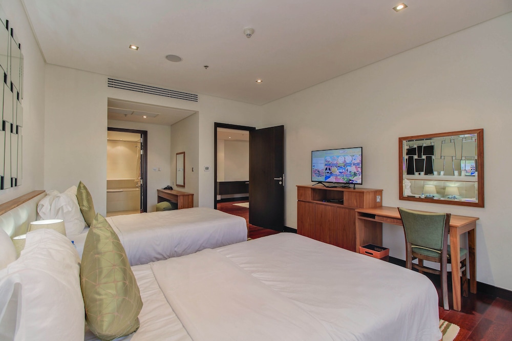 luxe getaways palm jumeirah