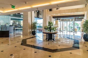 luxe getaways palm jumeirah