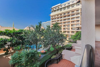 luxe getaways palm jumeirah