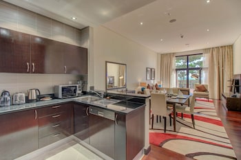 luxe getaways palm jumeirah