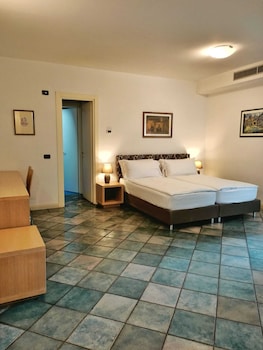 aquazzurra resort and aparthotel