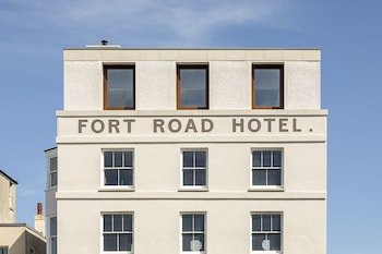 fort road hotel