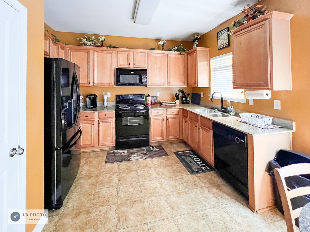 attractive 3 bed townhouse with king bed