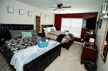 attractive 3 bed townhouse with king bed