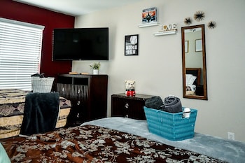 attractive 3 bed townhouse with king bed