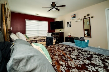 attractive 3 bed townhouse with king bed