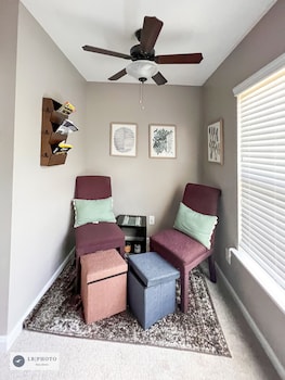 attractive 3 bed townhouse with king bed