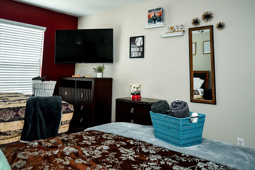 attractive 3 bed townhouse with king bed
