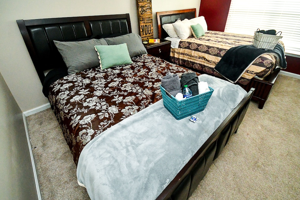 attractive 3 bed townhouse with king bed