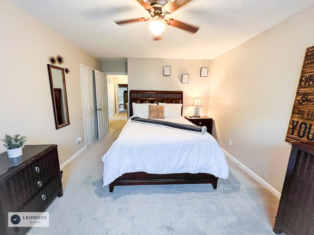 attractive 3 bed townhouse with king bed