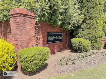 attractive 3 bed townhouse with king bed
