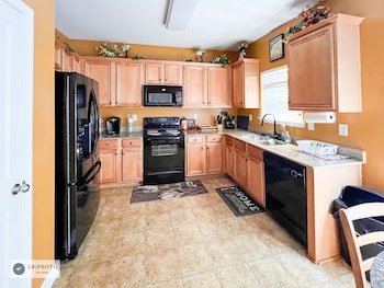 Attractive 3 Bed Townhouse With King Bed,Dunwoody>>Atlanta,4 star