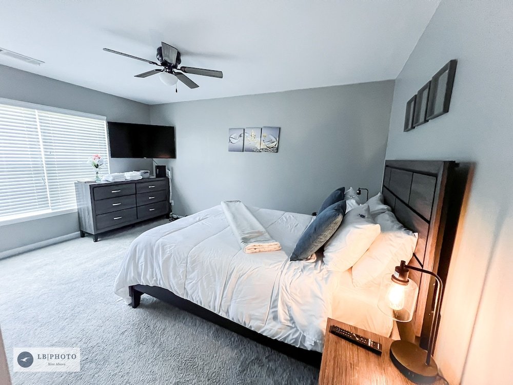 attractive 3 bed townhouse with king bed
