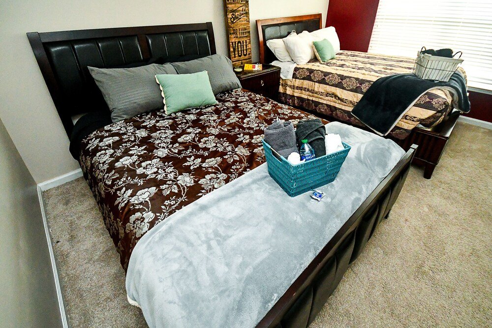 attractive 3 bed townhouse with king bed