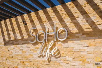 soho life apartments