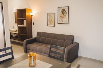 soho life apartments