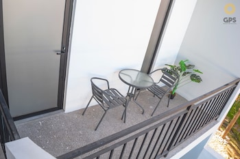 soho life apartments