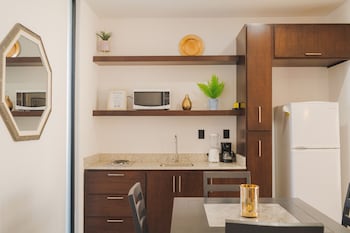 soho life apartments