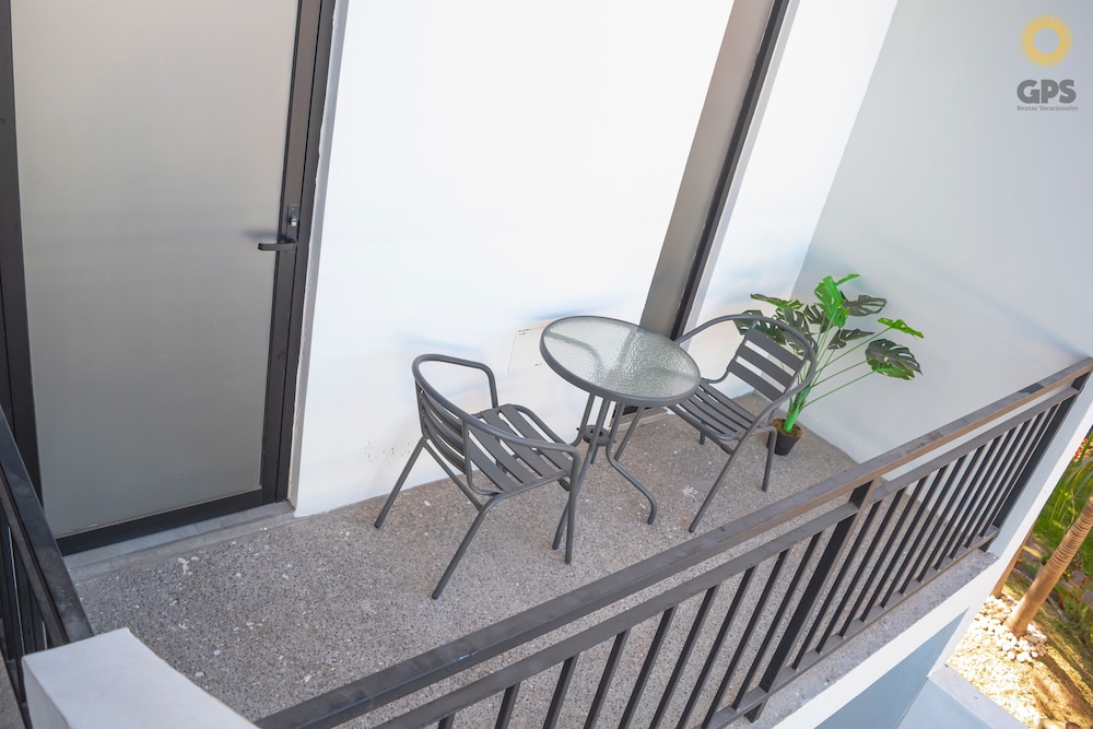 soho life apartments