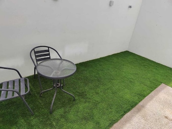 soho life apartments