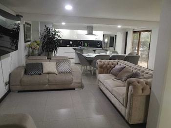 casa suyte leguizamon