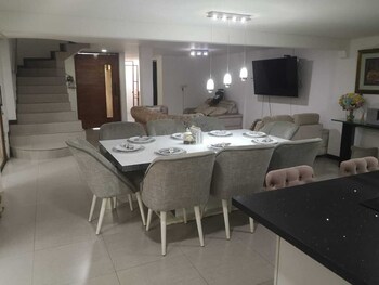 casa suyte leguizamon