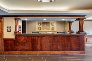 Comfort Inn & Suites South Hill I-85,Lawrenceville>>La Crosse,3 star