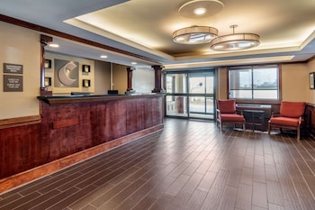 Comfort Inn & Suites South Hill I-85,Lawrenceville>>La Crosse,3 star
