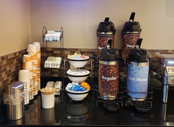 Comfort Inn & Suites South Hill I-85,Lawrenceville>>La Crosse,3 star