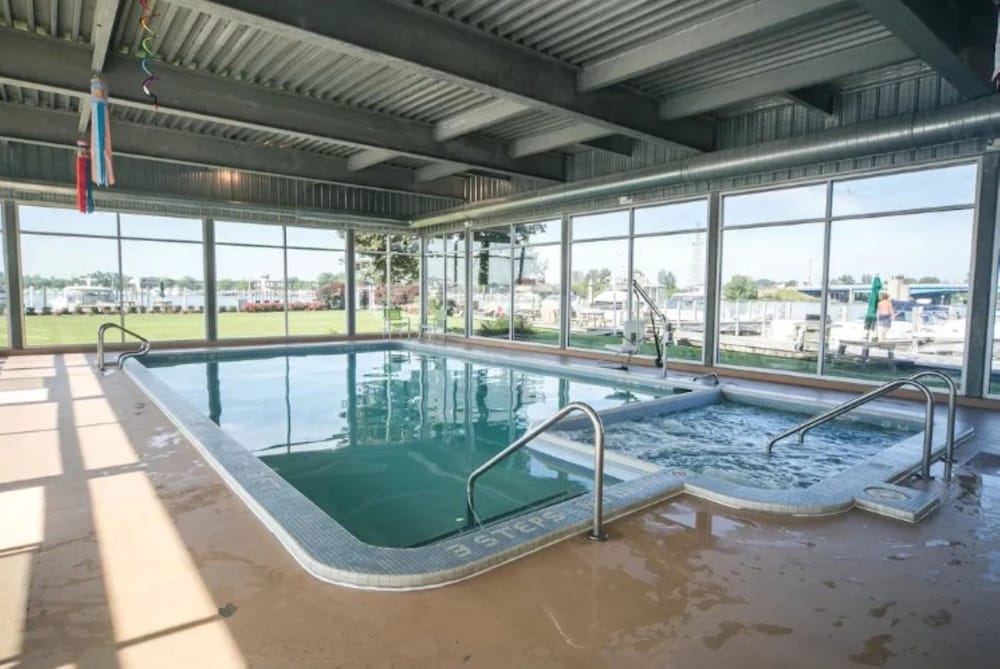 holiday inn grand haven spring lake by ihg