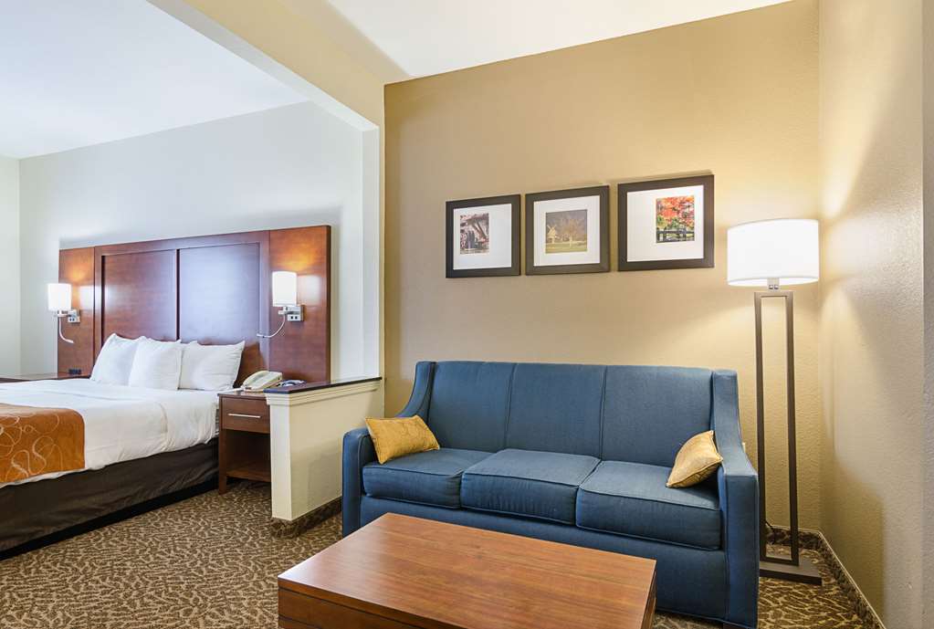 quality suites springdale west i 49