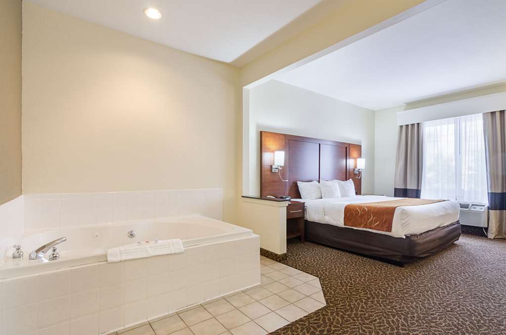 quality suites springdale west i 49