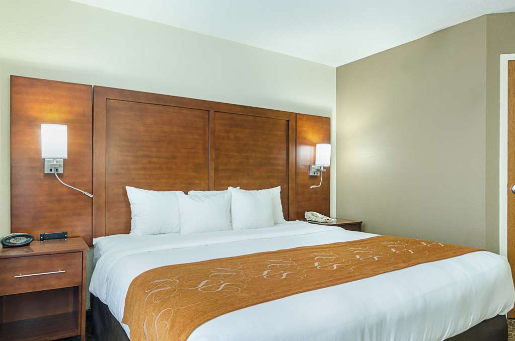 quality suites springdale west i 49