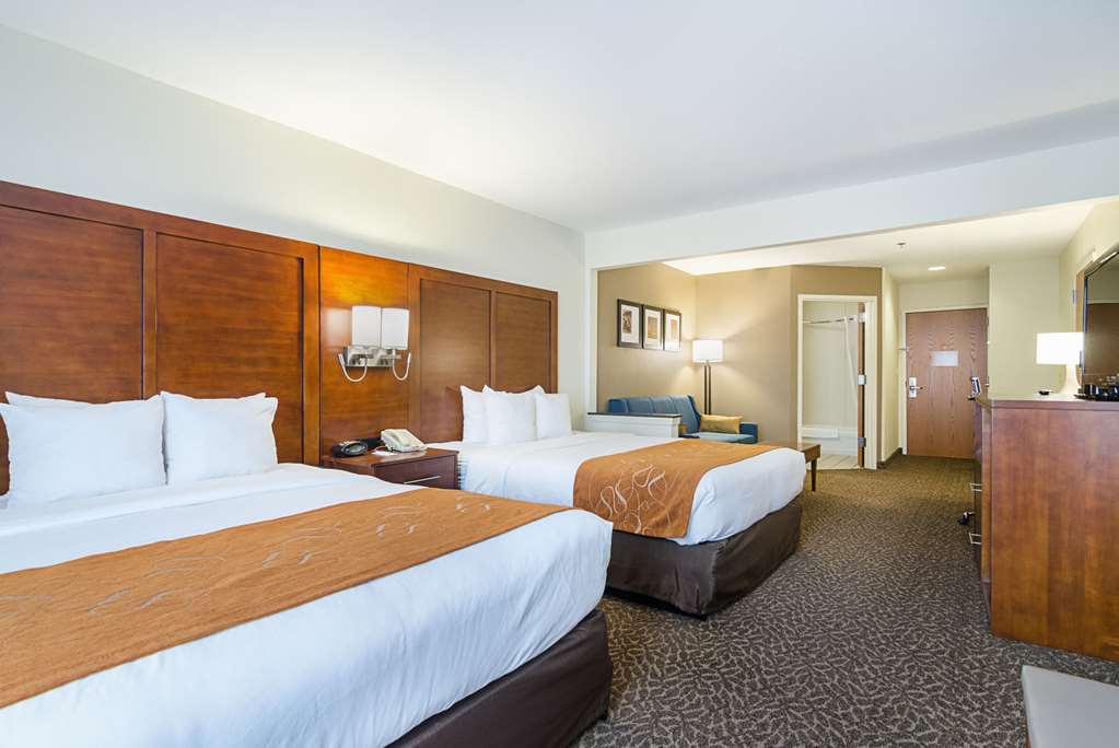 quality suites springdale west i 49