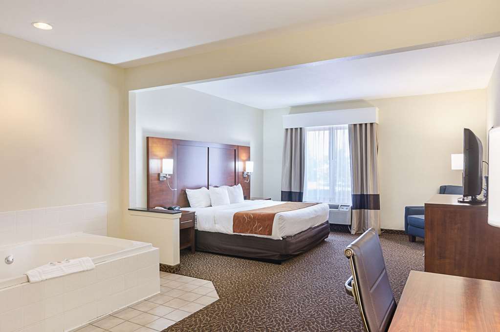 quality suites springdale west i 49
