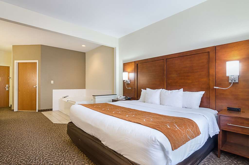 quality suites springdale west i 49