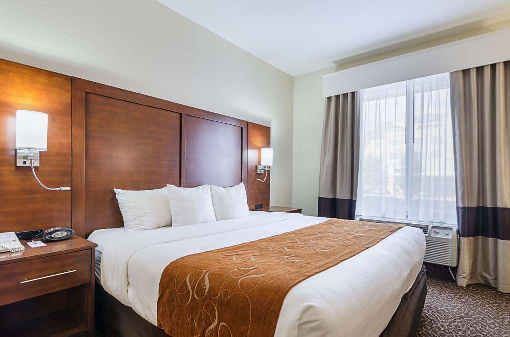 quality suites springdale west i 49