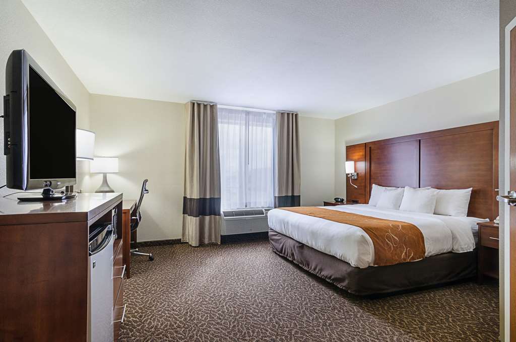 quality suites springdale west i 49