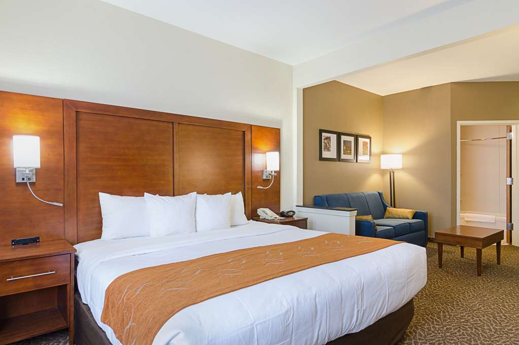quality suites springdale west i 49