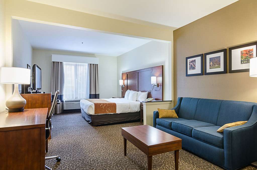 quality suites springdale west i 49