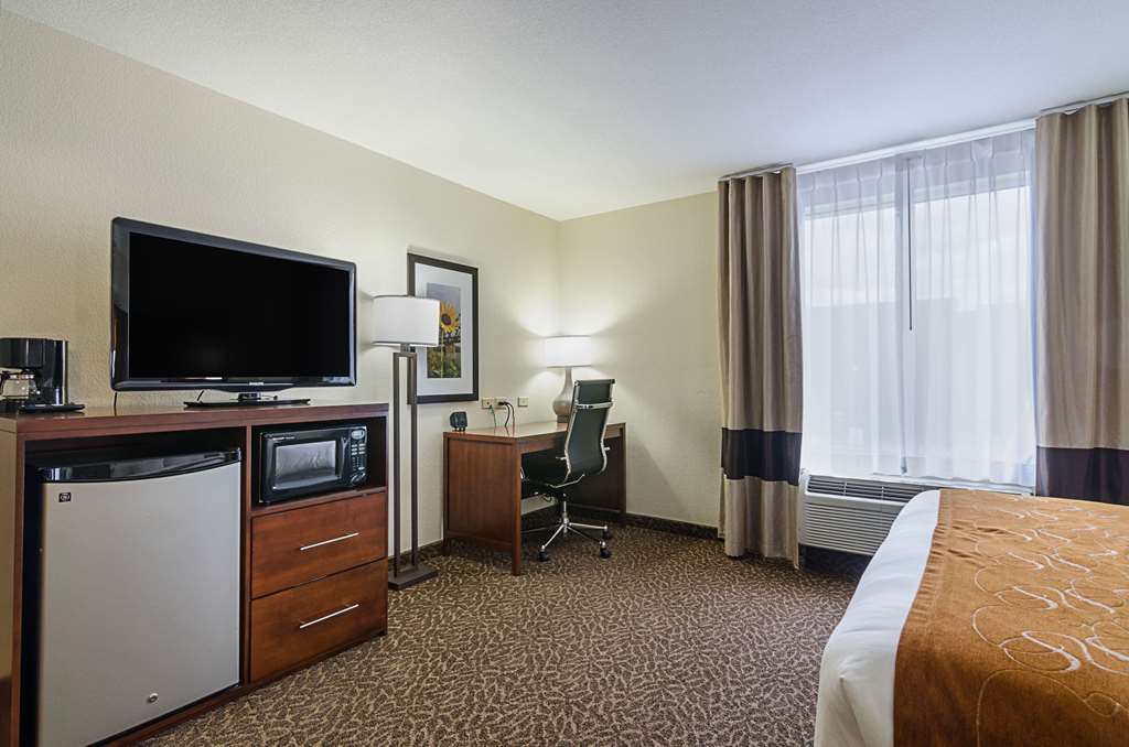 quality suites springdale west i 49