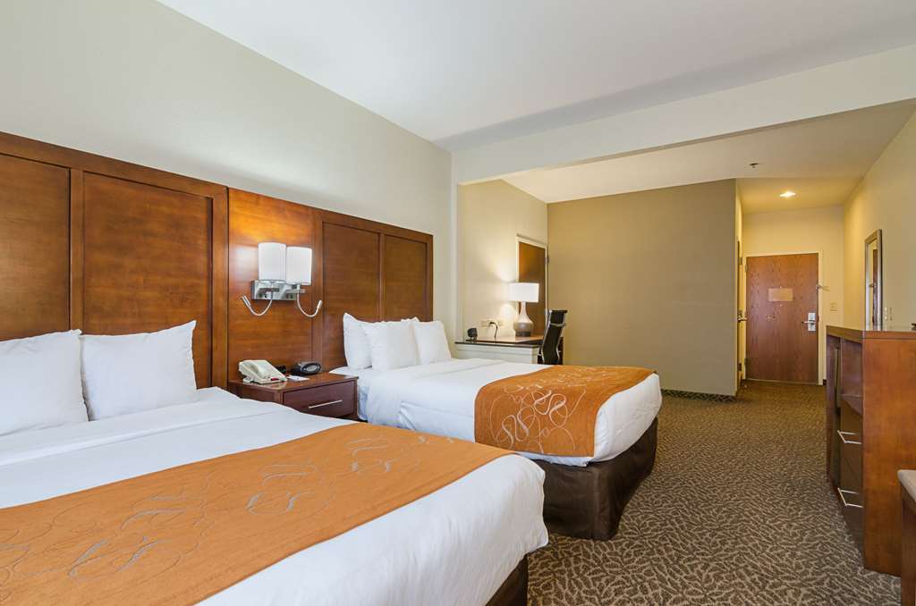 quality suites springdale west i 49
