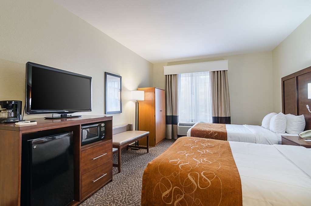 quality suites springdale west i 49