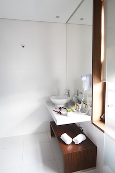 oca ribeira do porto hotel