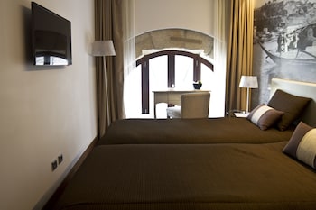 oca ribeira do porto hotel