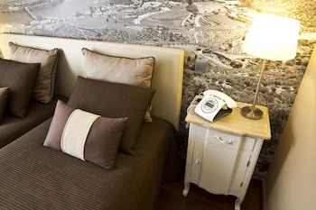 oca ribeira do porto hotel