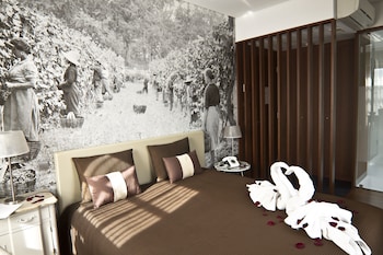 oca ribeira do porto hotel