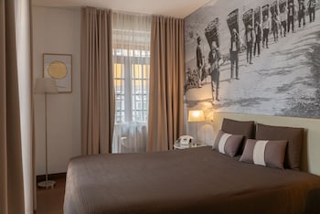 oca ribeira do porto hotel
