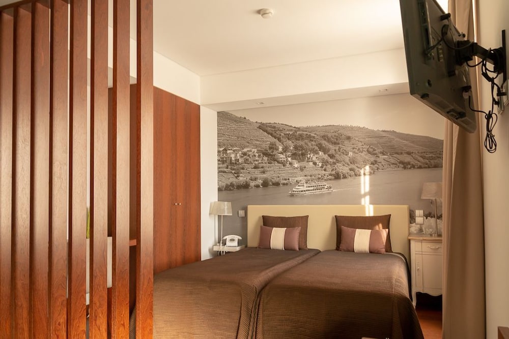 oca ribeira do porto hotel
